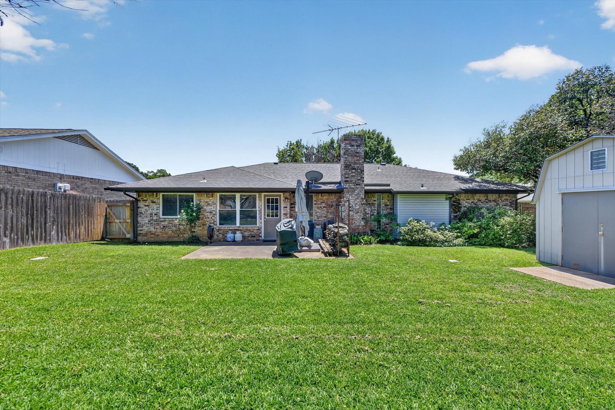 4043 Glenbrook Drive Arlington TX 76015