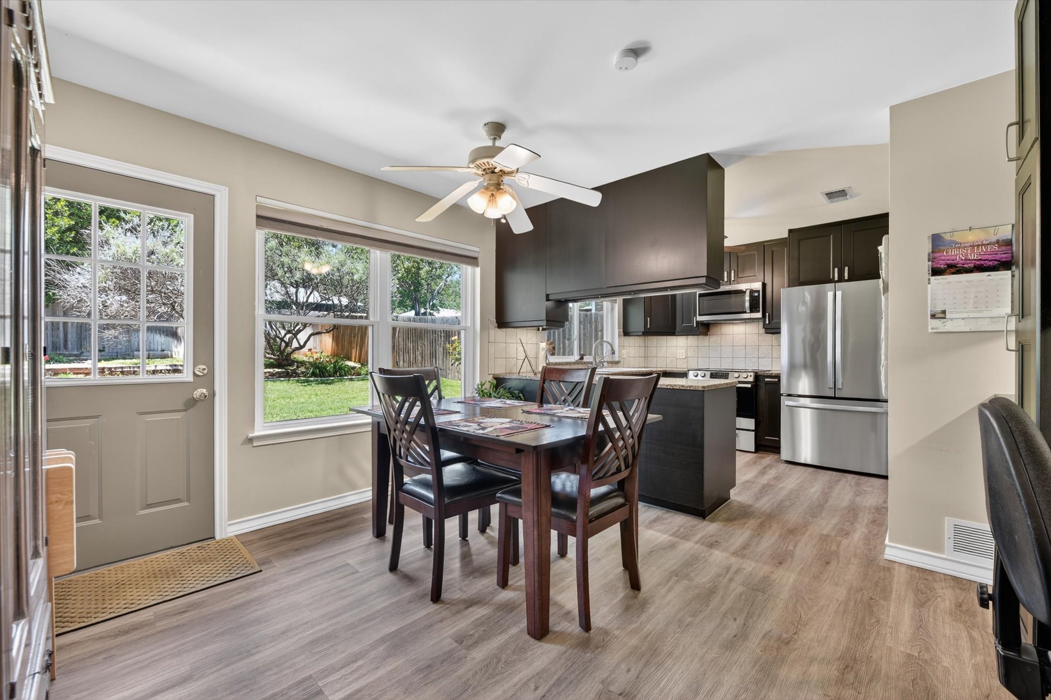 4043 Glenbrook Drive Arlington TX 76015