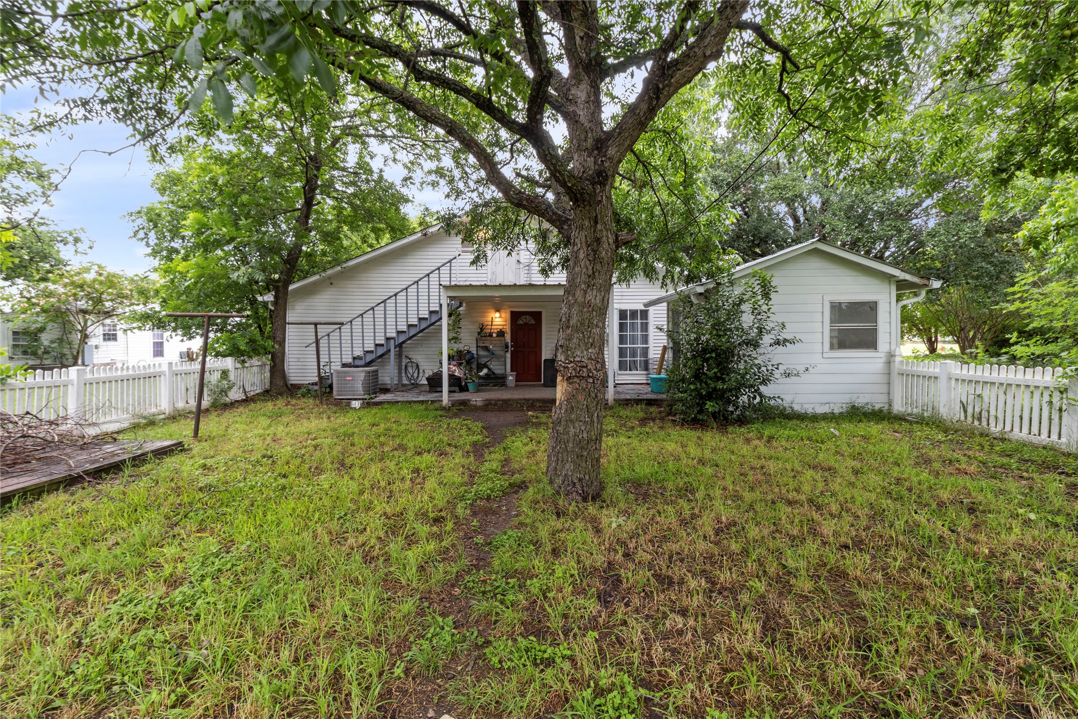 103 S San Jacinto Street Whitney TX 76692