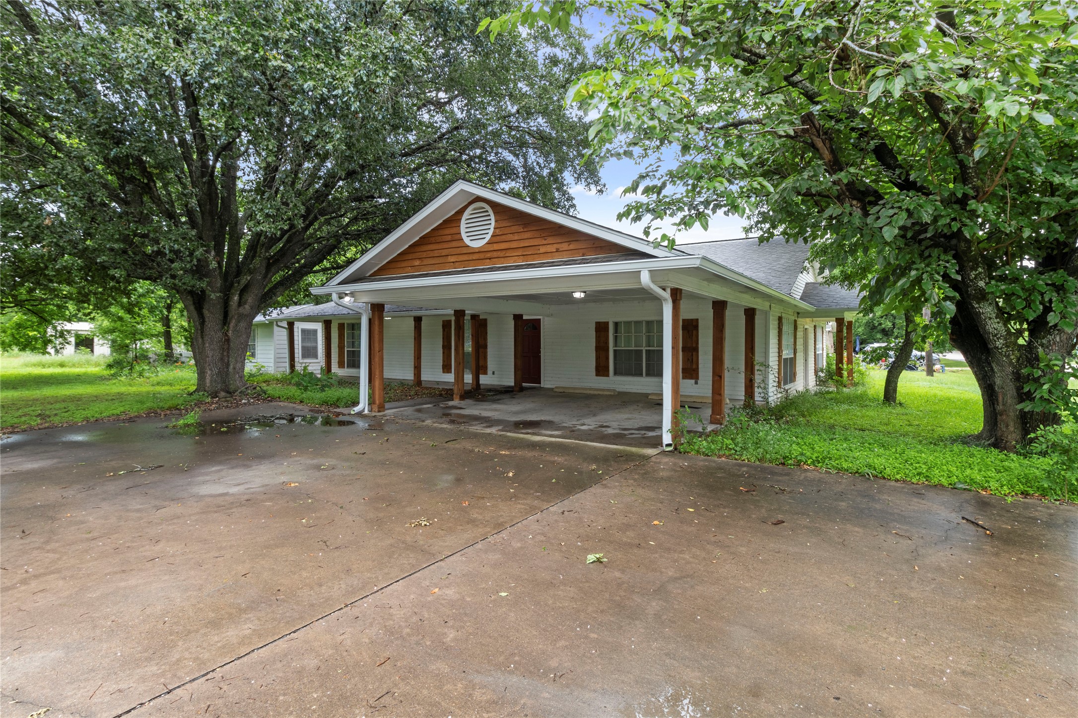 103 S San Jacinto Street Whitney TX 76692