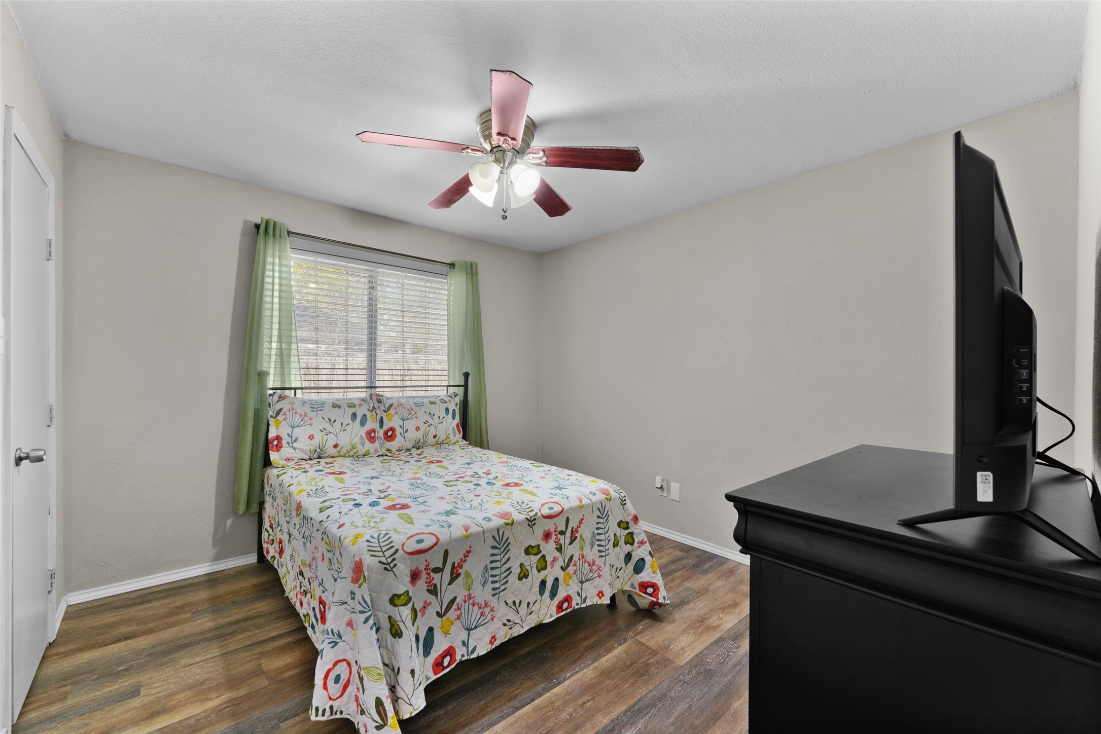 2127 Holt Road Arlington TX 76006