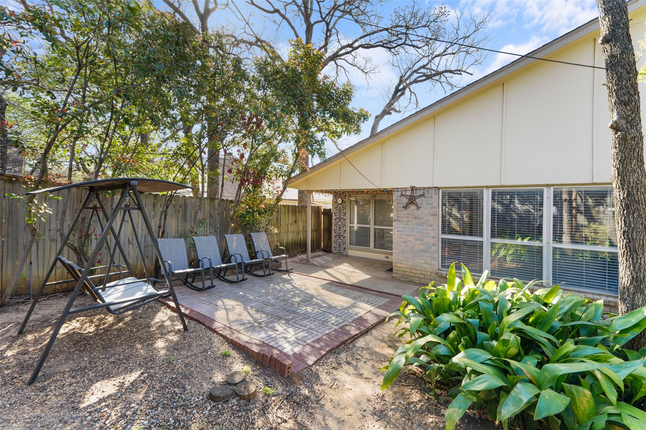 2127 Holt Road Arlington TX 76006
