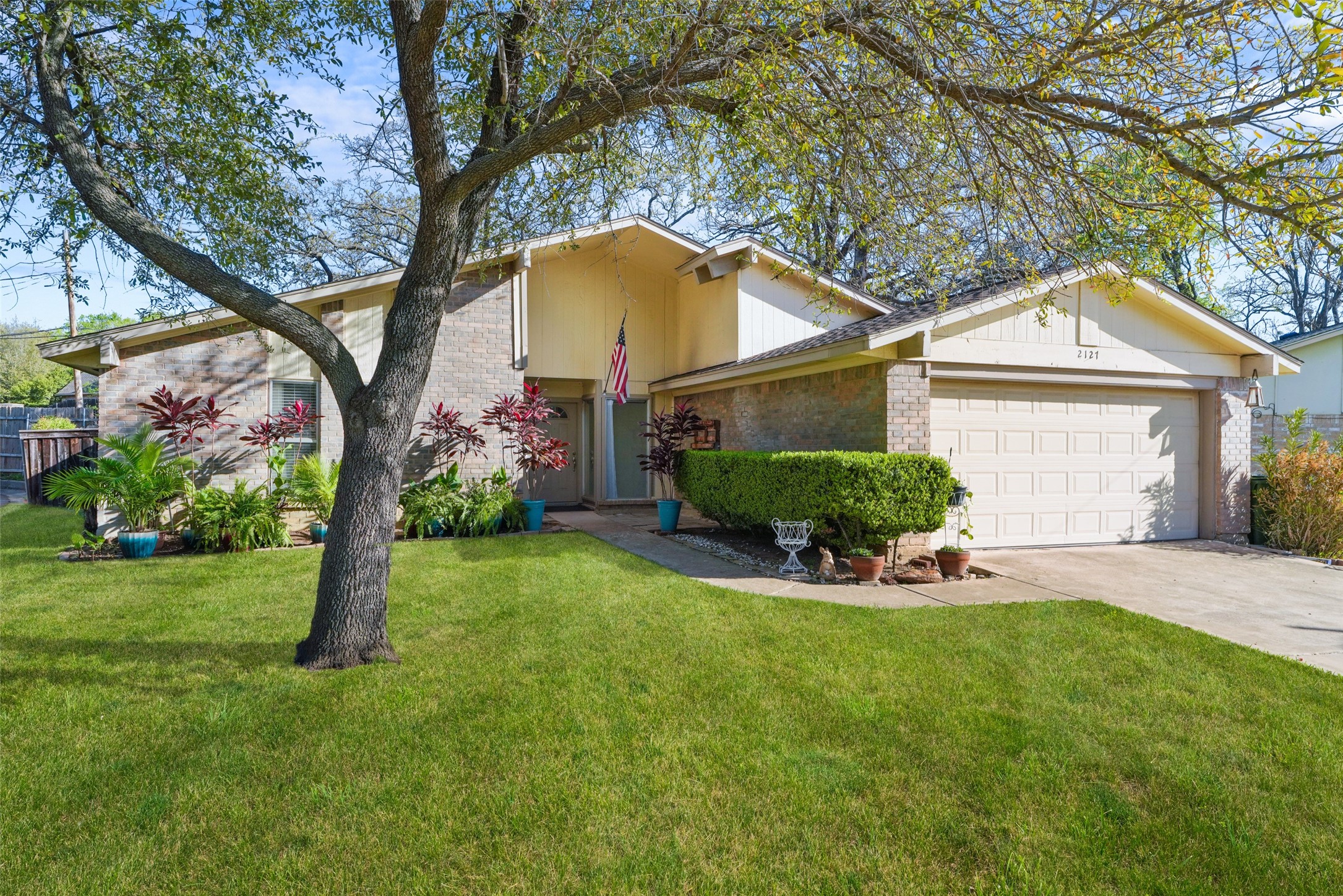 2127 Holt Road Arlington TX 76006