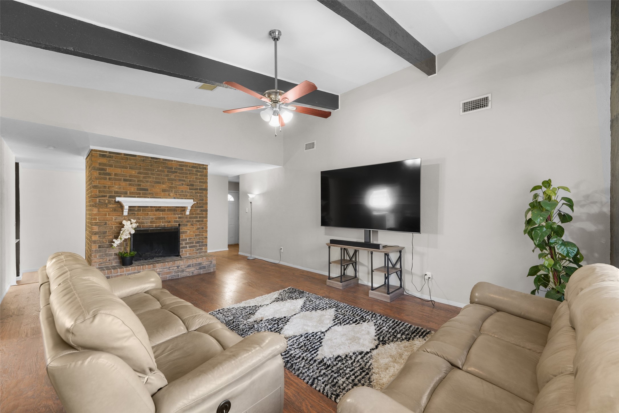 2127 Holt Road Arlington TX 76006