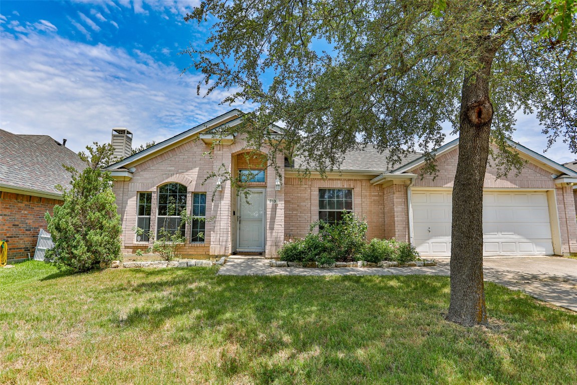 813 Dayspring Drive Denton TX 76210