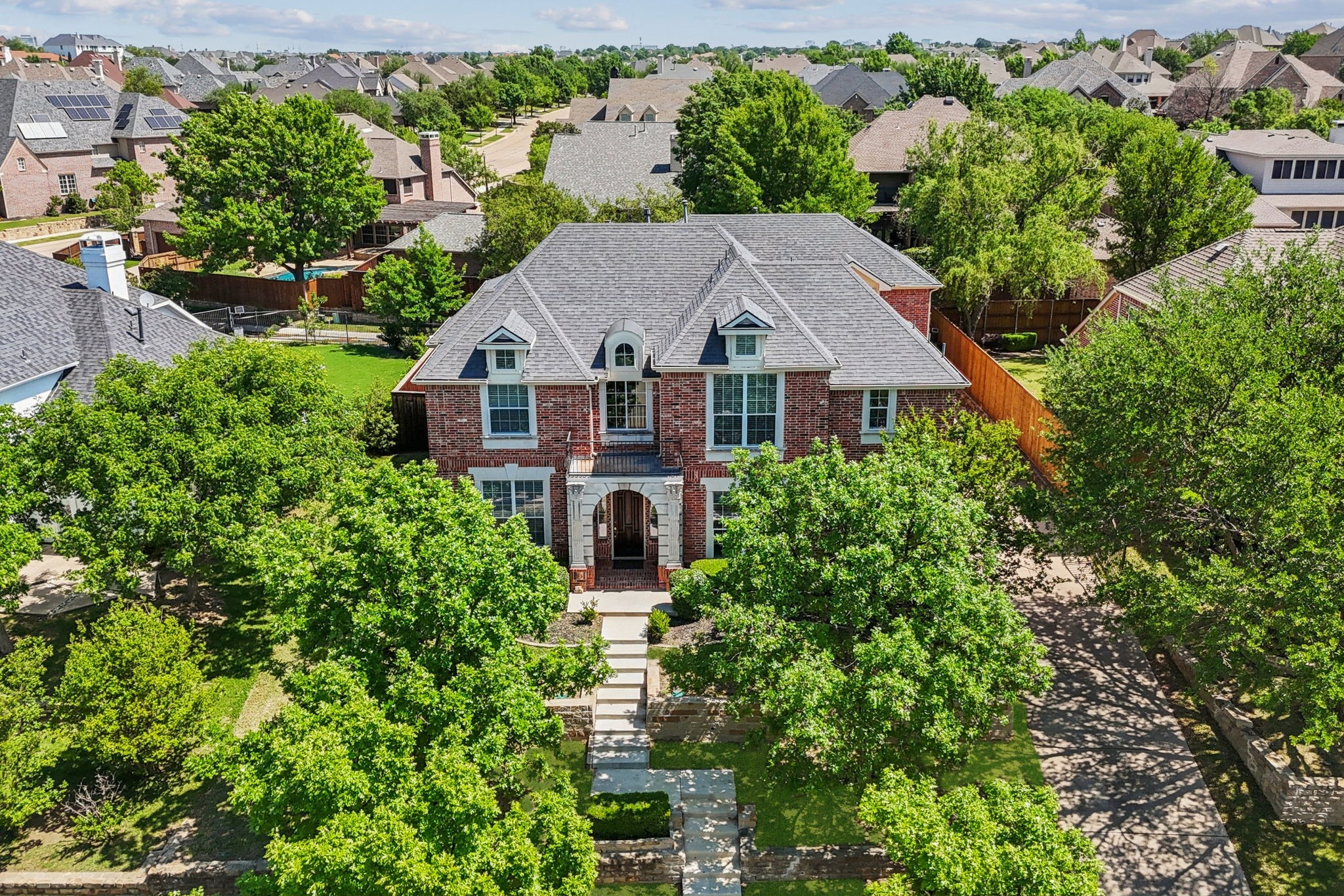 1209 Queen Peggy Lane Lewisville TX 75056
