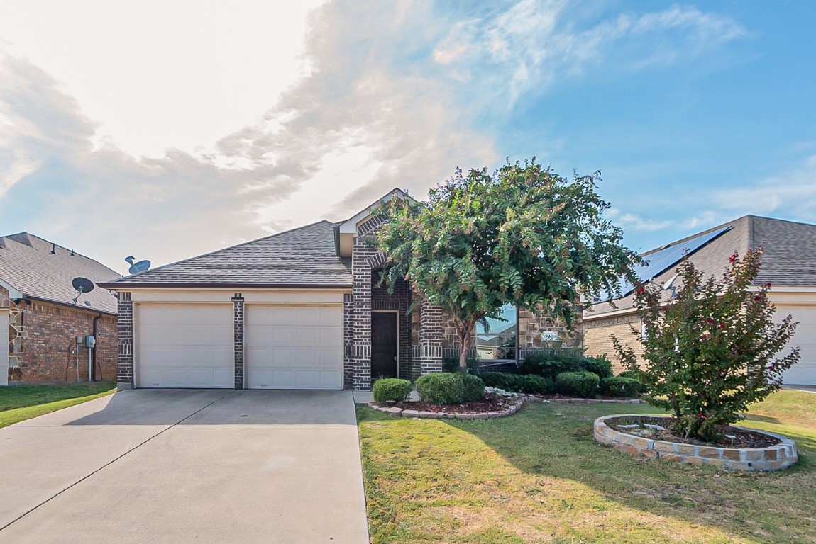 943 Bridle Bit Drive Grand Prairie TX 75051