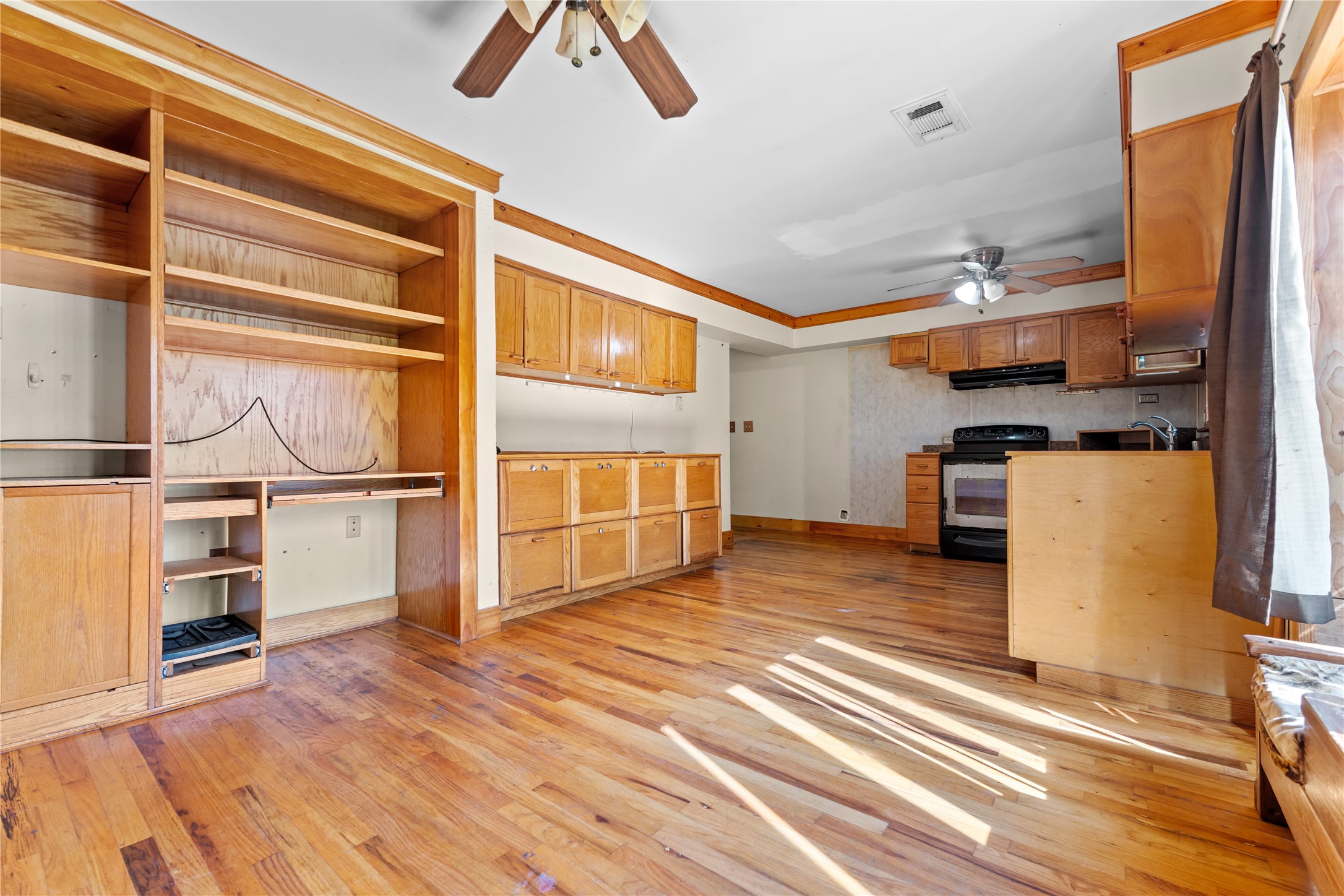 524 S Preston Street Wolfe City TX 75496