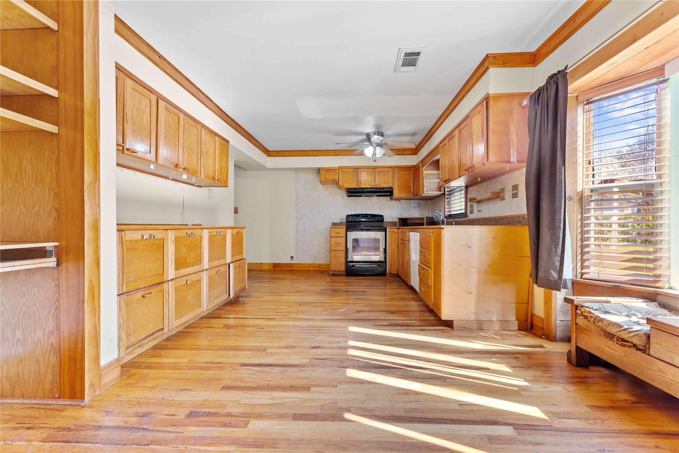 524 S Preston Street Wolfe City TX 75496