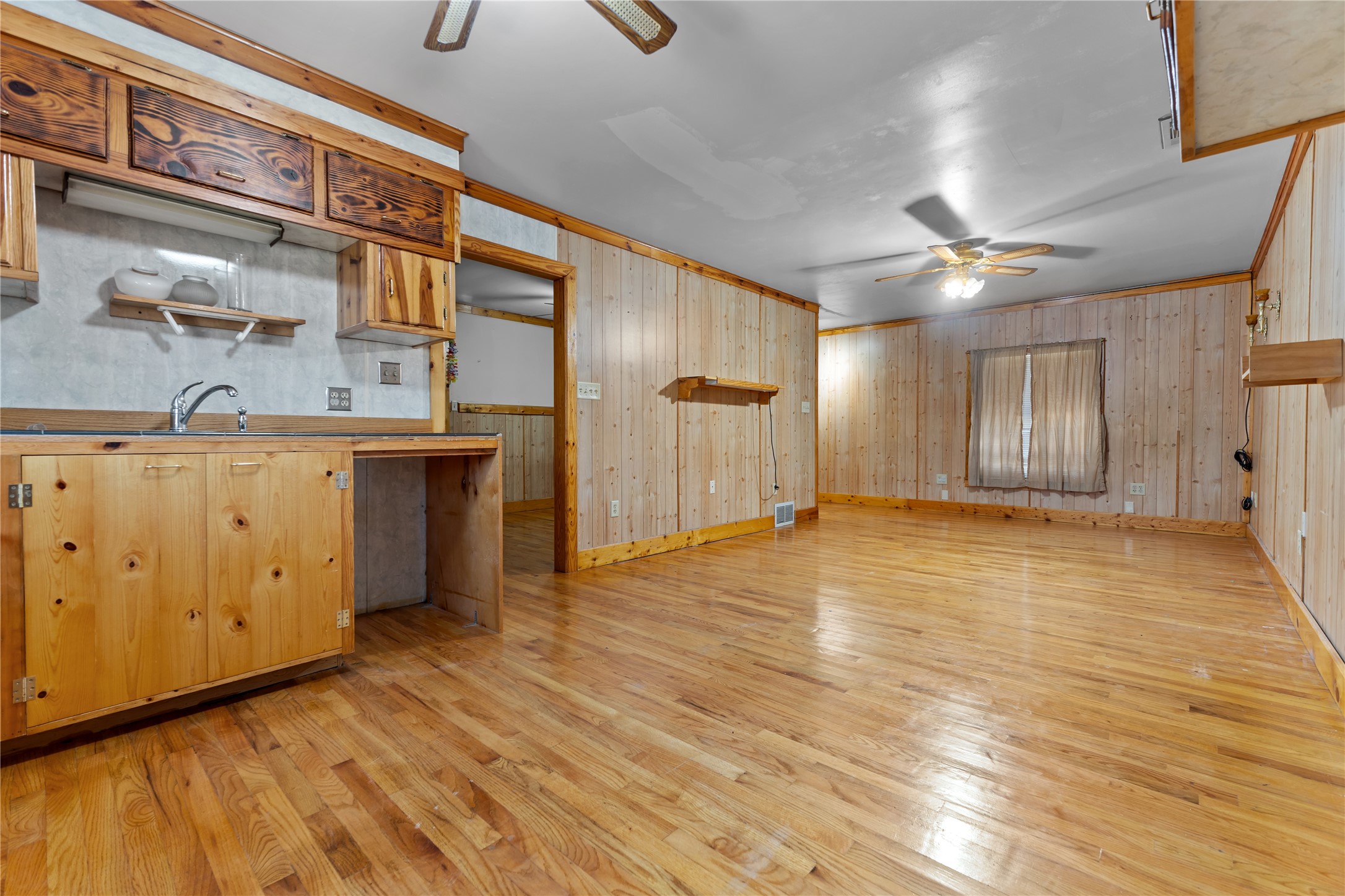 524 S Preston Street Wolfe City TX 75496