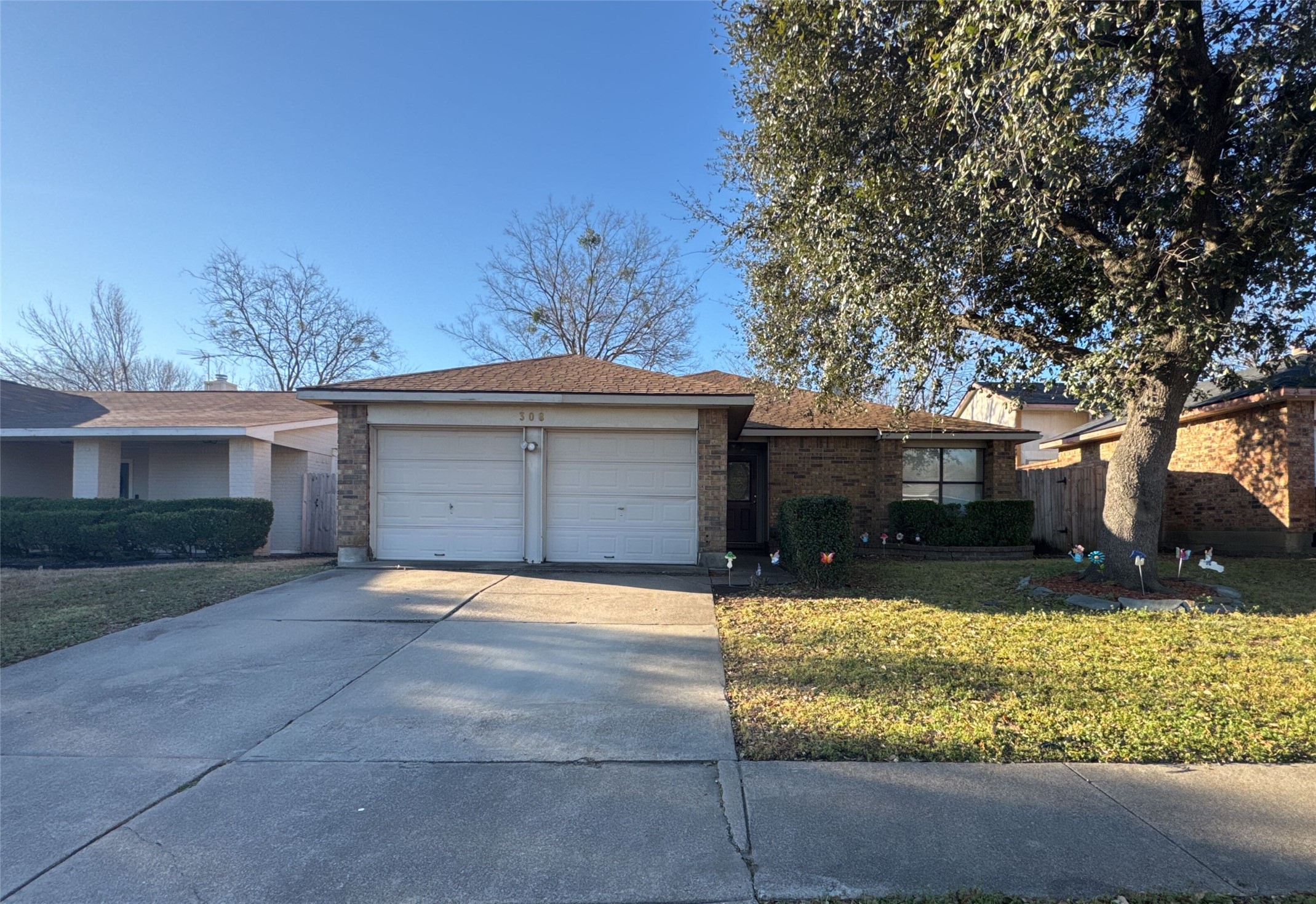 308 Valley Spring Drive Arlington TX 76018