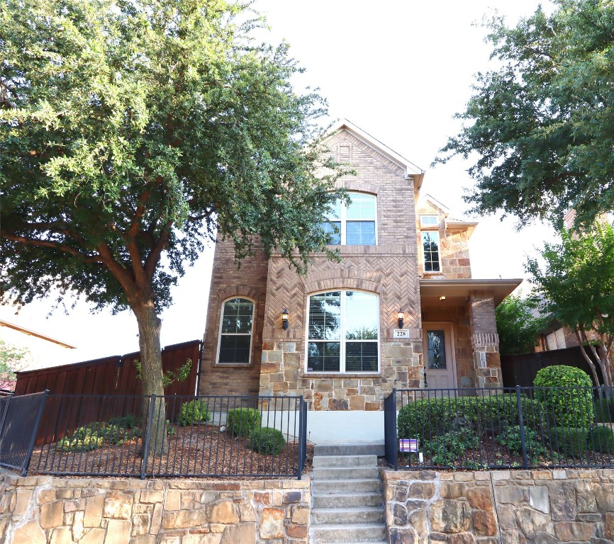 228 Carrington Lane Lewisville TX 75067