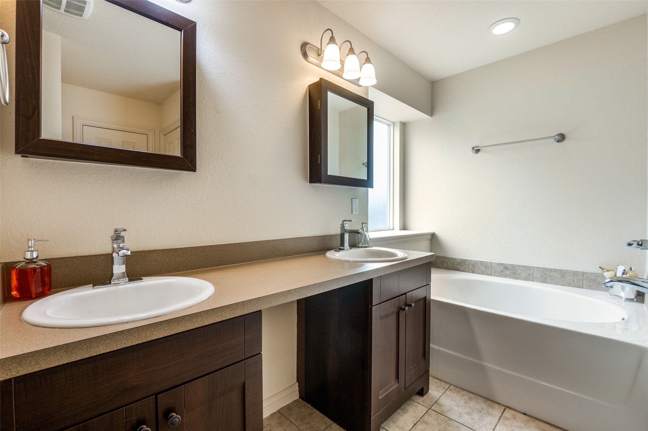 7813 Oak Garden Trail Dallas TX 75232