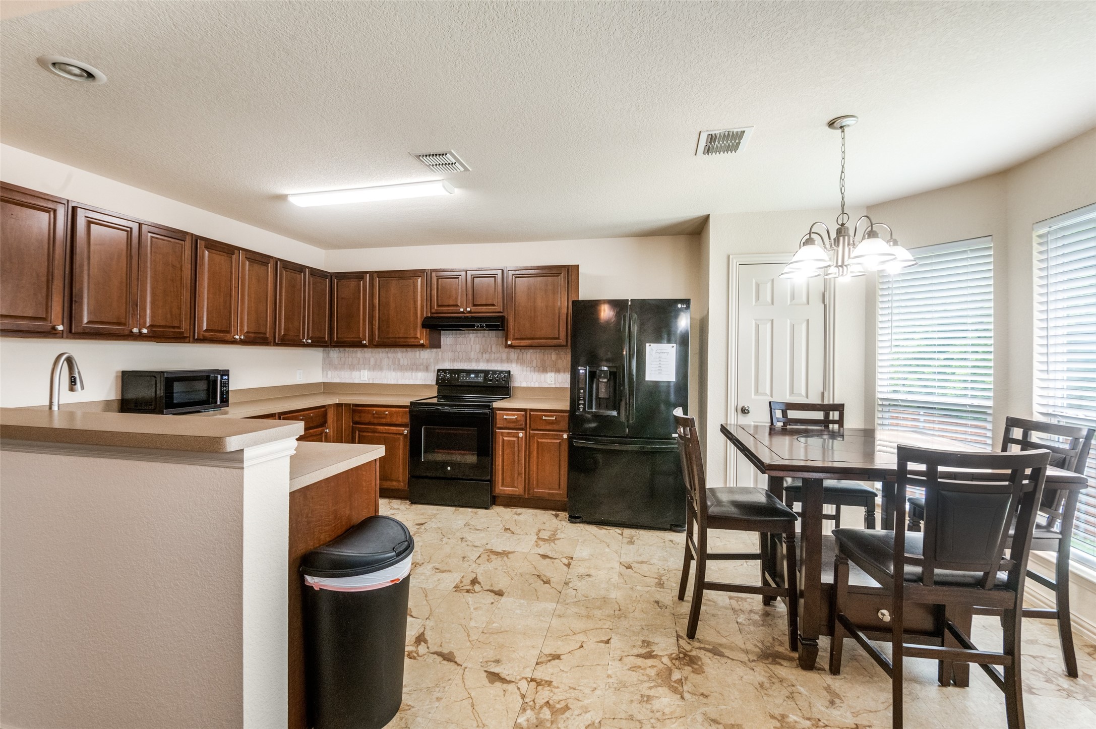 7813 Oak Garden Trail Dallas TX 75232
