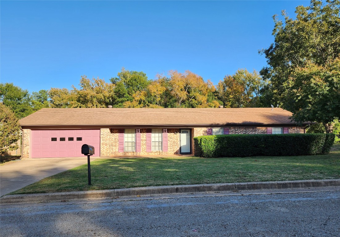 110 Linden Drive Palestine TX 75803
