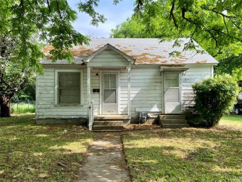 1021 Truelove Street Gainesville TX 76240