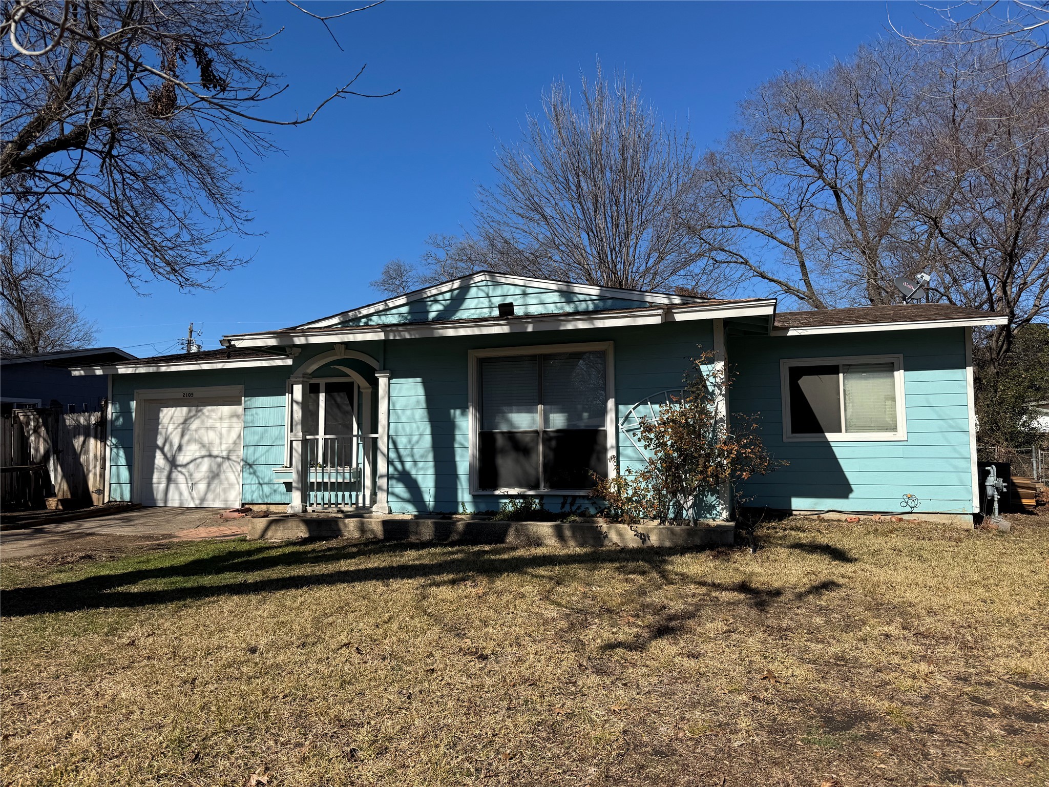 2105 Cloverdale Street Arlington TX 76010