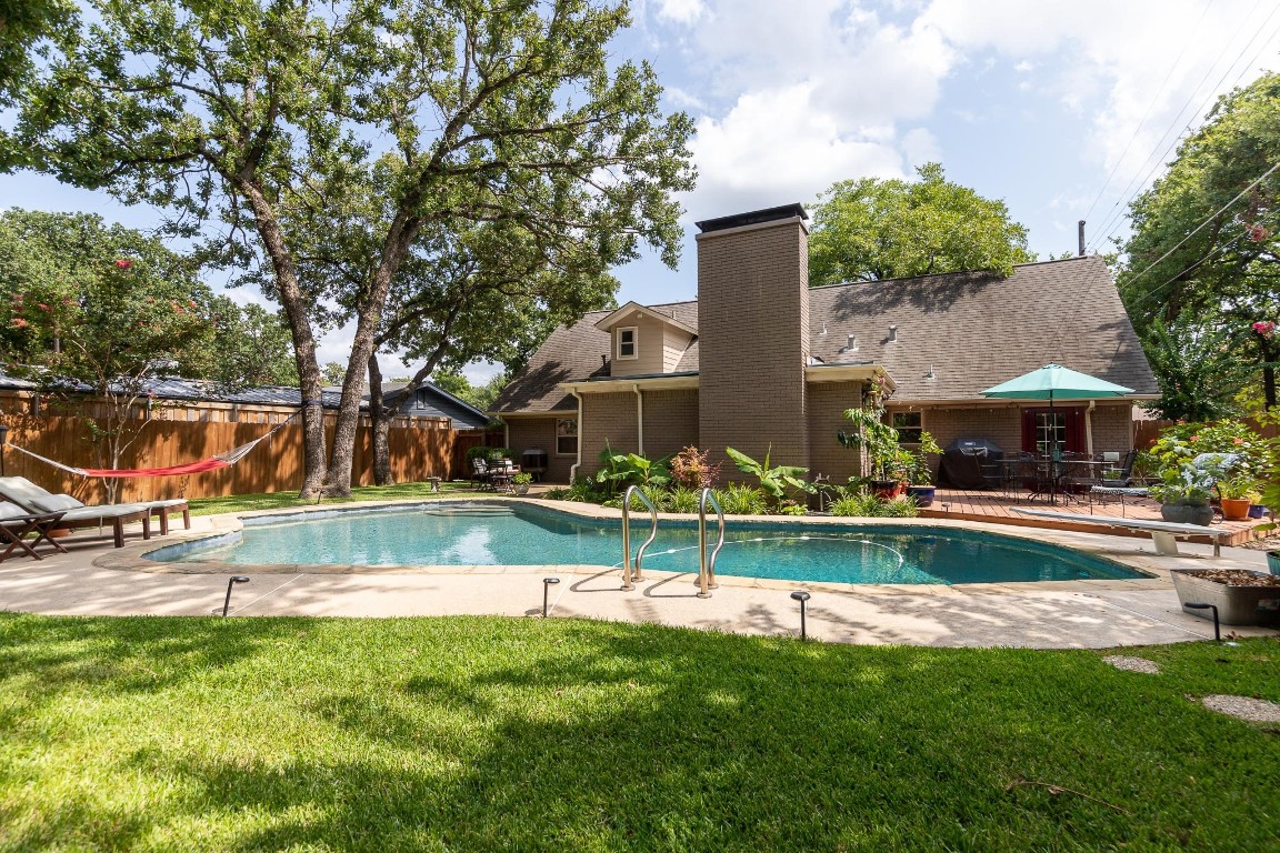 2823 Yorkshire Street Irving TX 75061