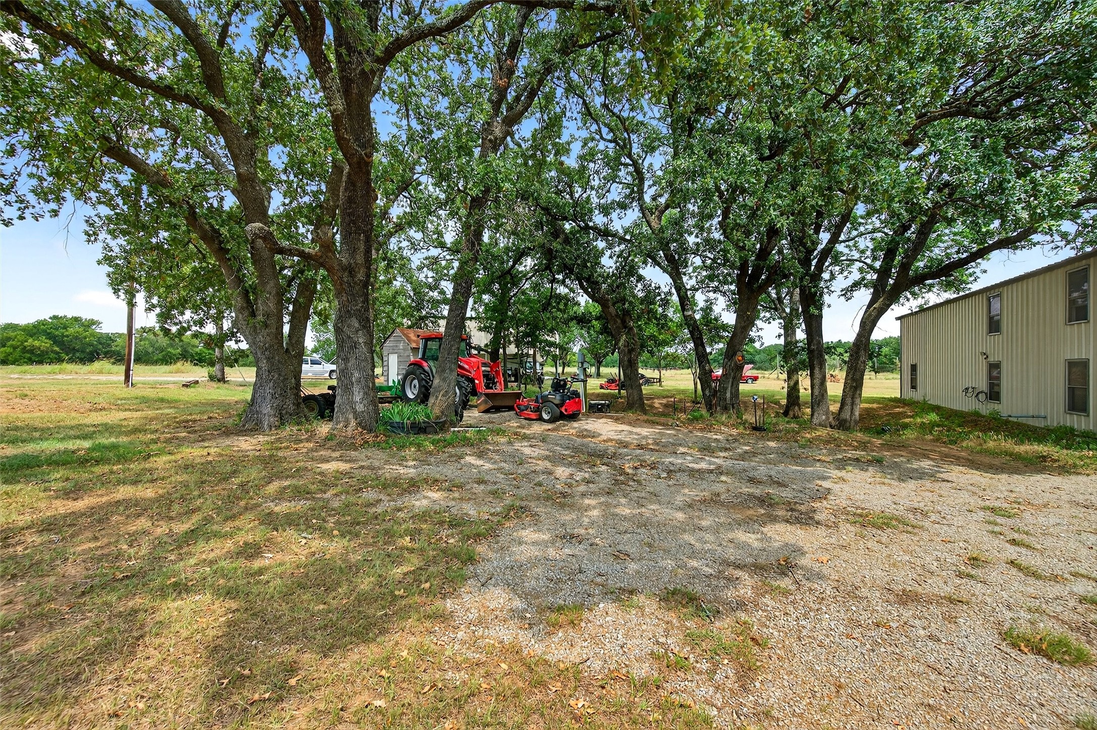 1200 County Road 1215 Savoy TX 75479