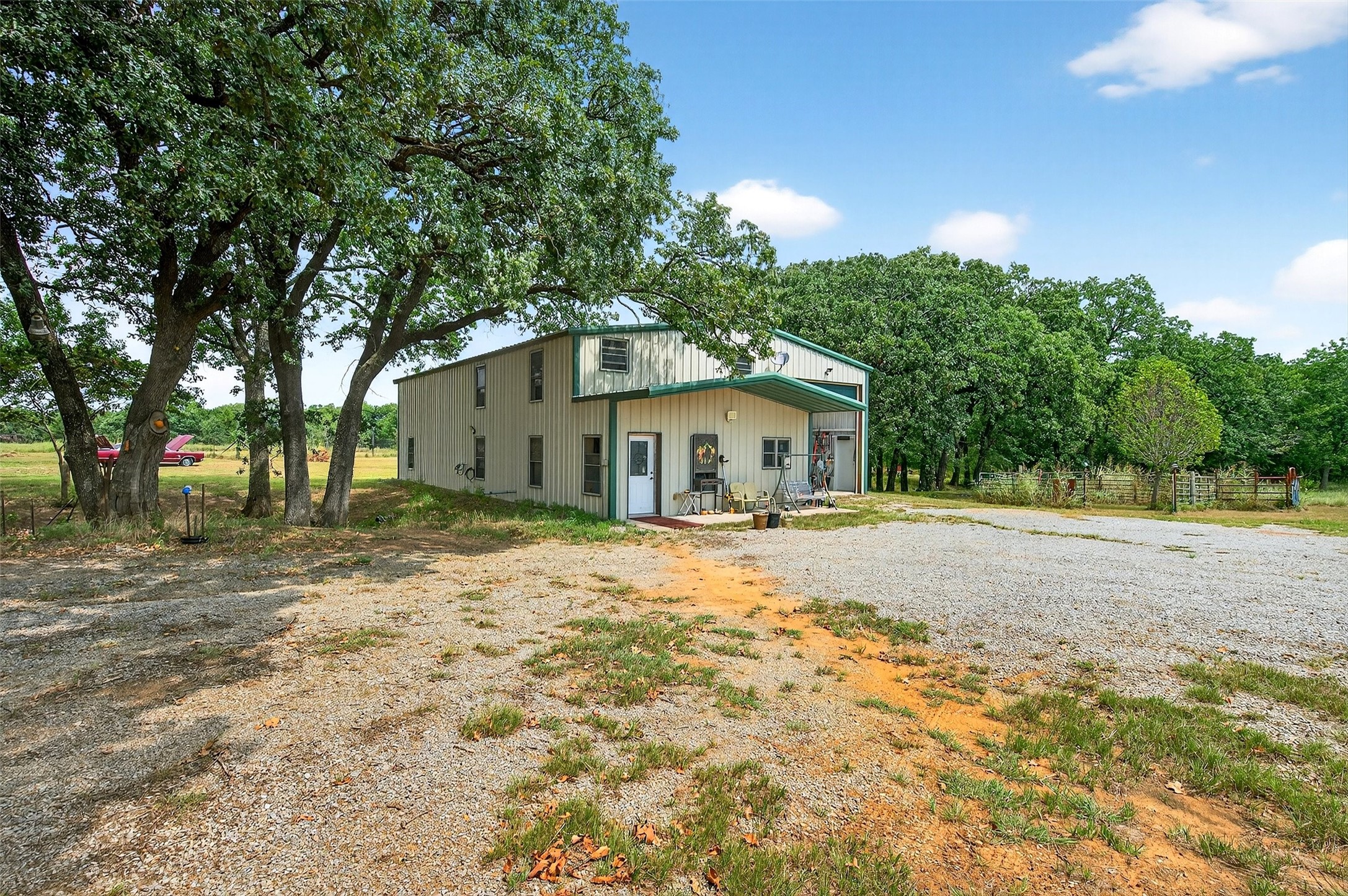 1200 County Road 1215 Savoy TX 75479