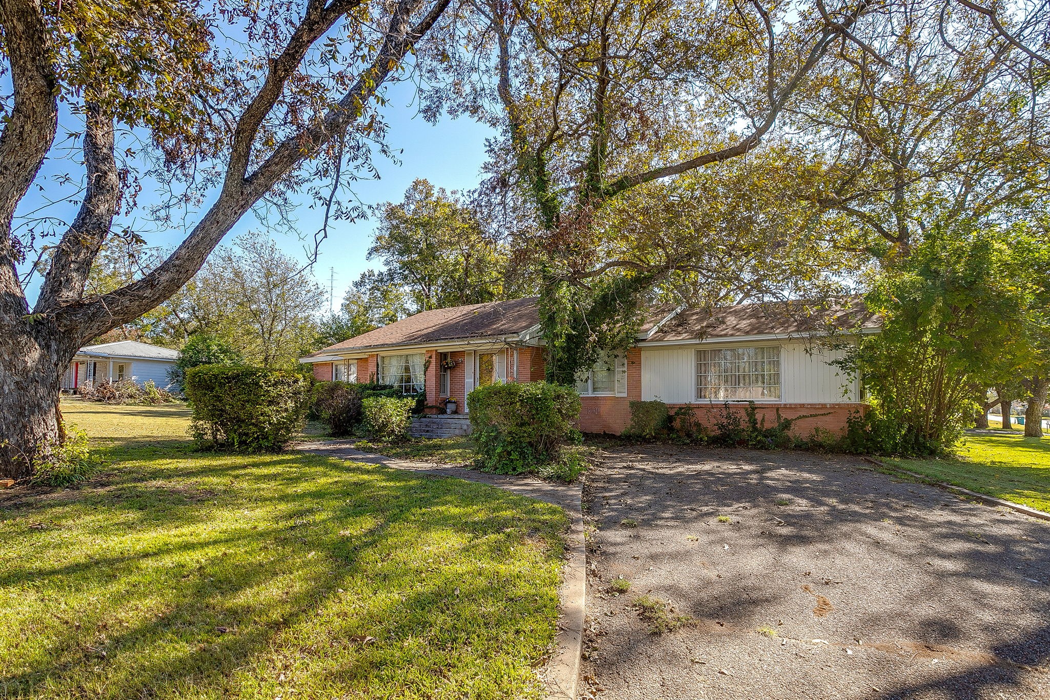 703 E Morgan Meridian TX 76665