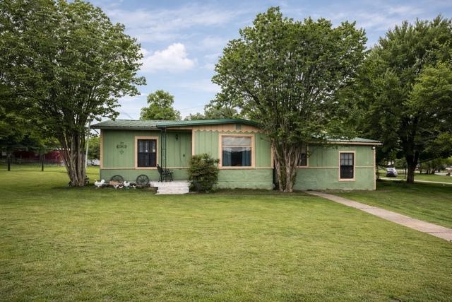 1271 Central Avenue Newark TX 76071