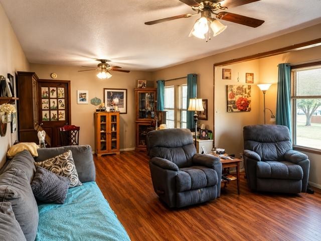 1271 Central Avenue Newark TX 76071