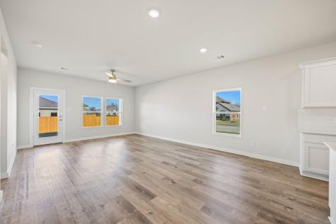 1001 Park Oak Lane Crowley TX 76036