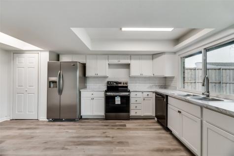 901 Greenbriar Drive Garland TX 75043