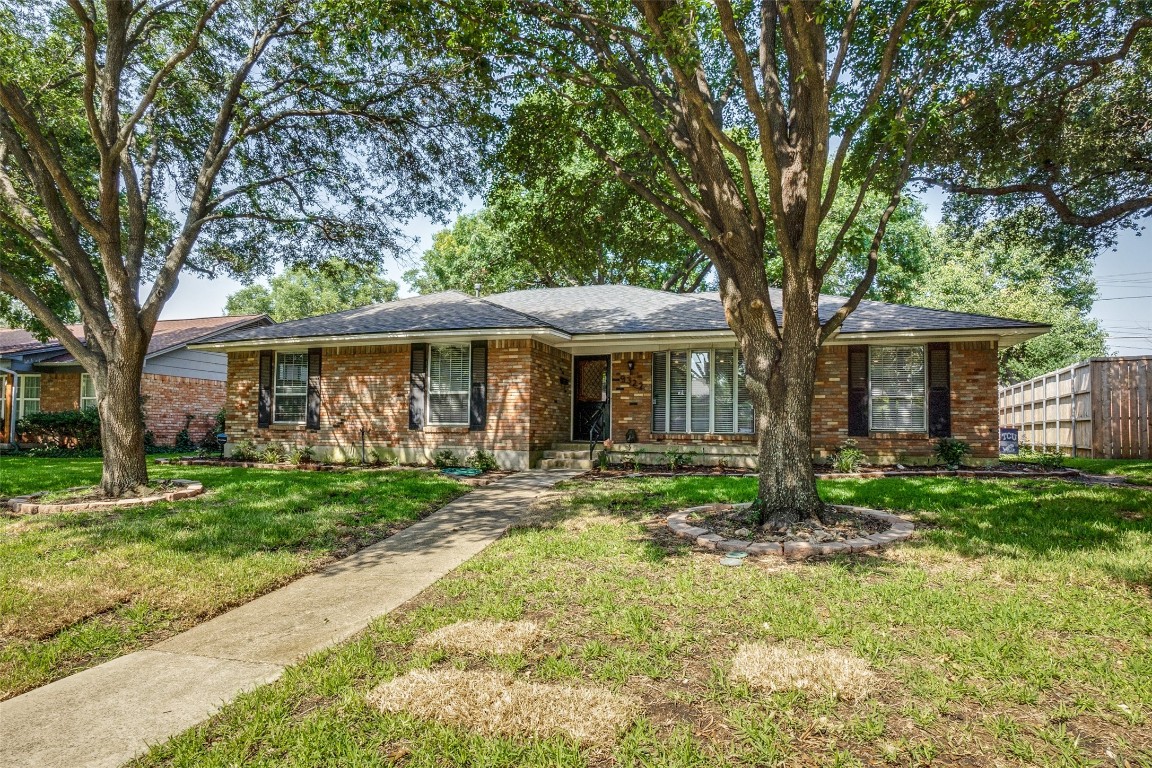 9322 Hunters Creek Drive Dallas TX 75243