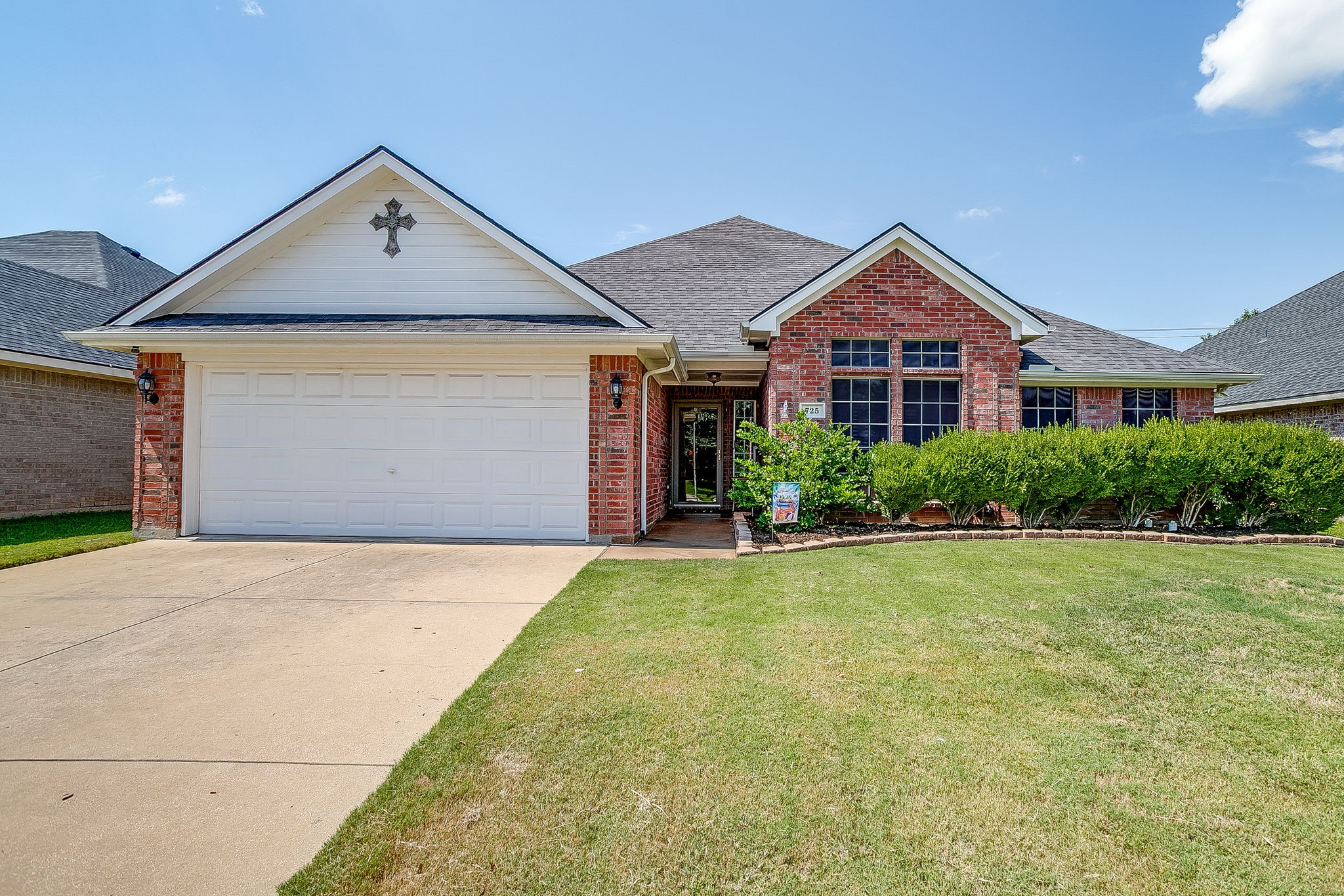 725 Snapper Drive Burleson TX 76028