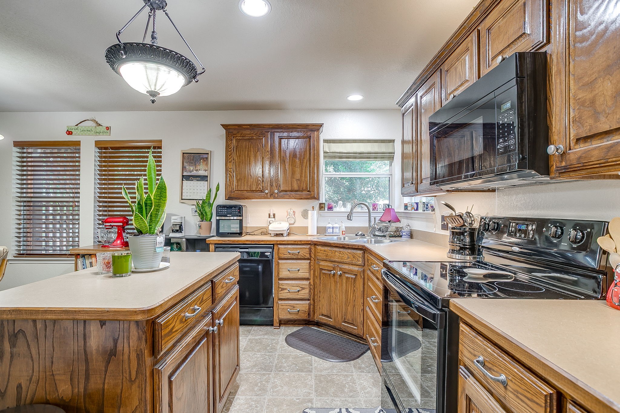 725 Snapper Drive Burleson TX 76028