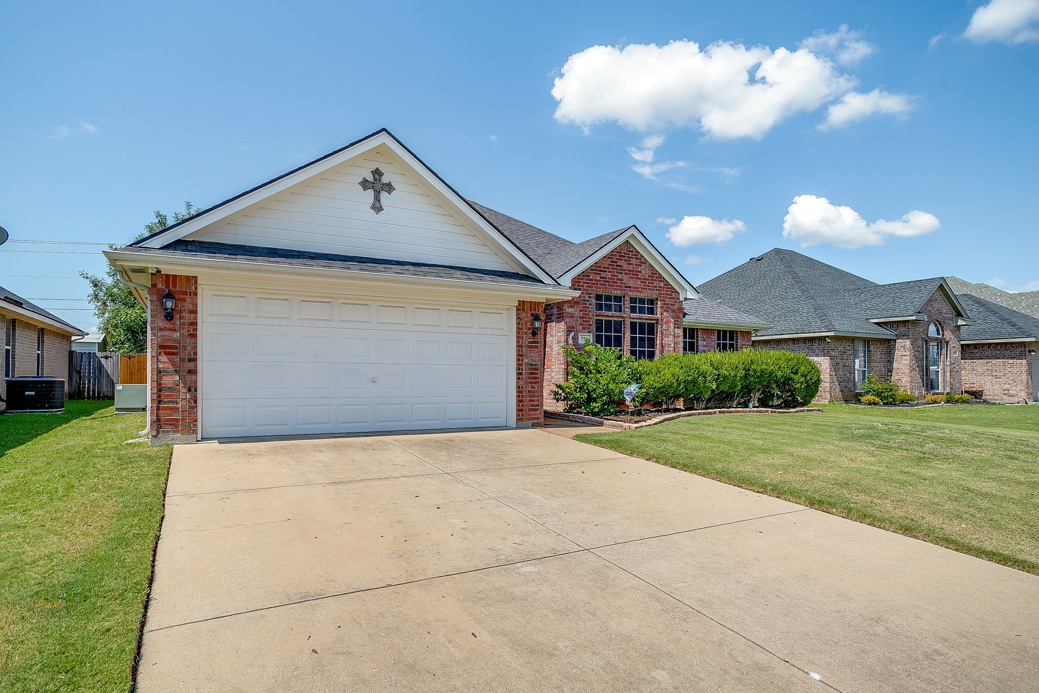 725 Snapper Drive Burleson TX 76028
