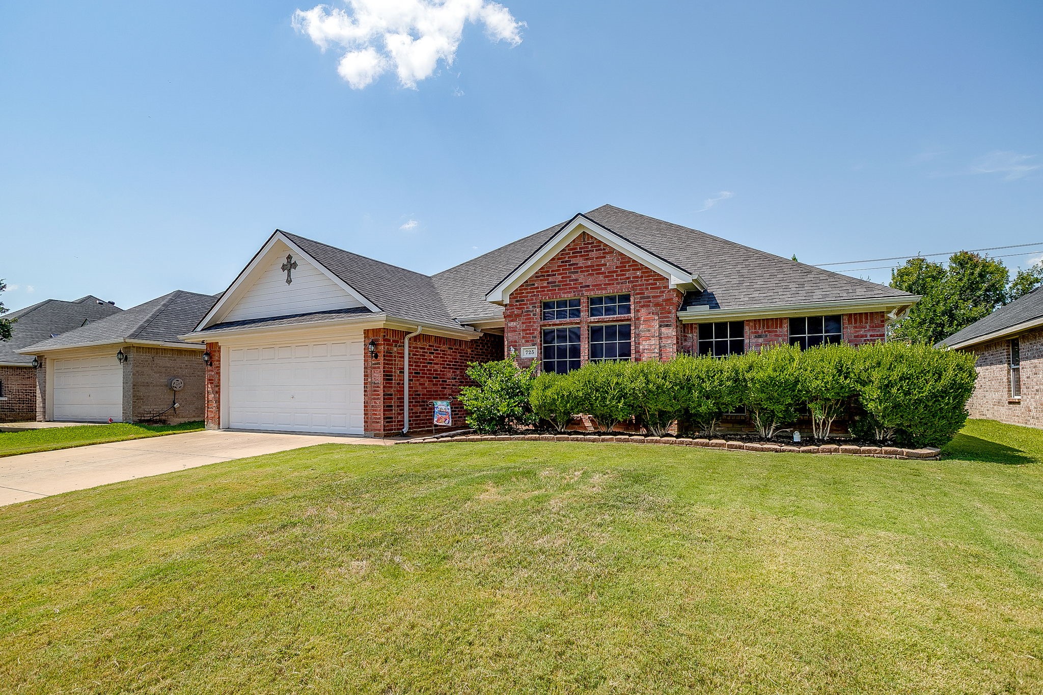 725 Snapper Drive Burleson TX 76028