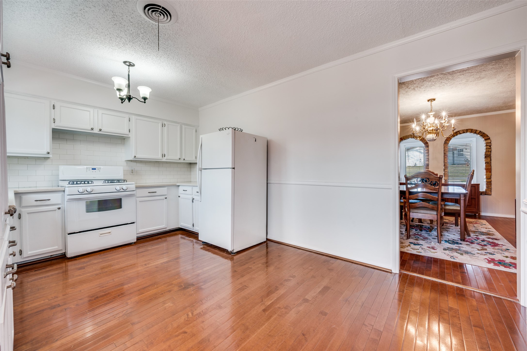 13910 Albemarle Drive Farmers Branch TX 75234