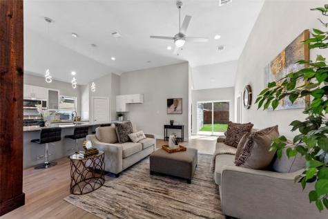 1016 E Hattie Street Fort Worth TX 76104