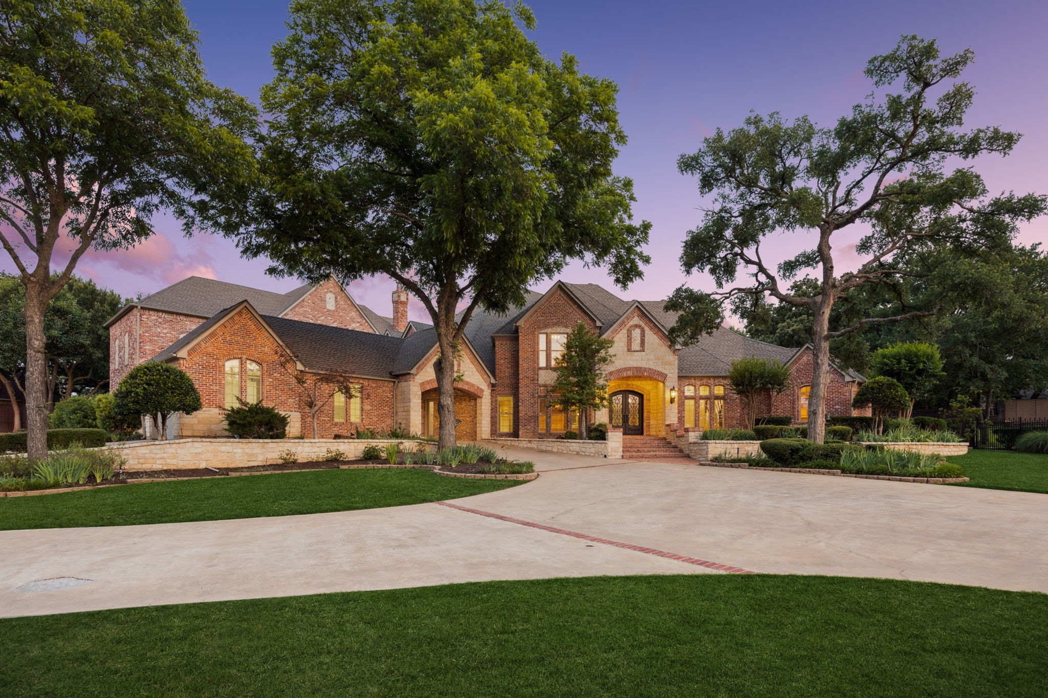 Southlake TX, 585 N Peytonville Avenue