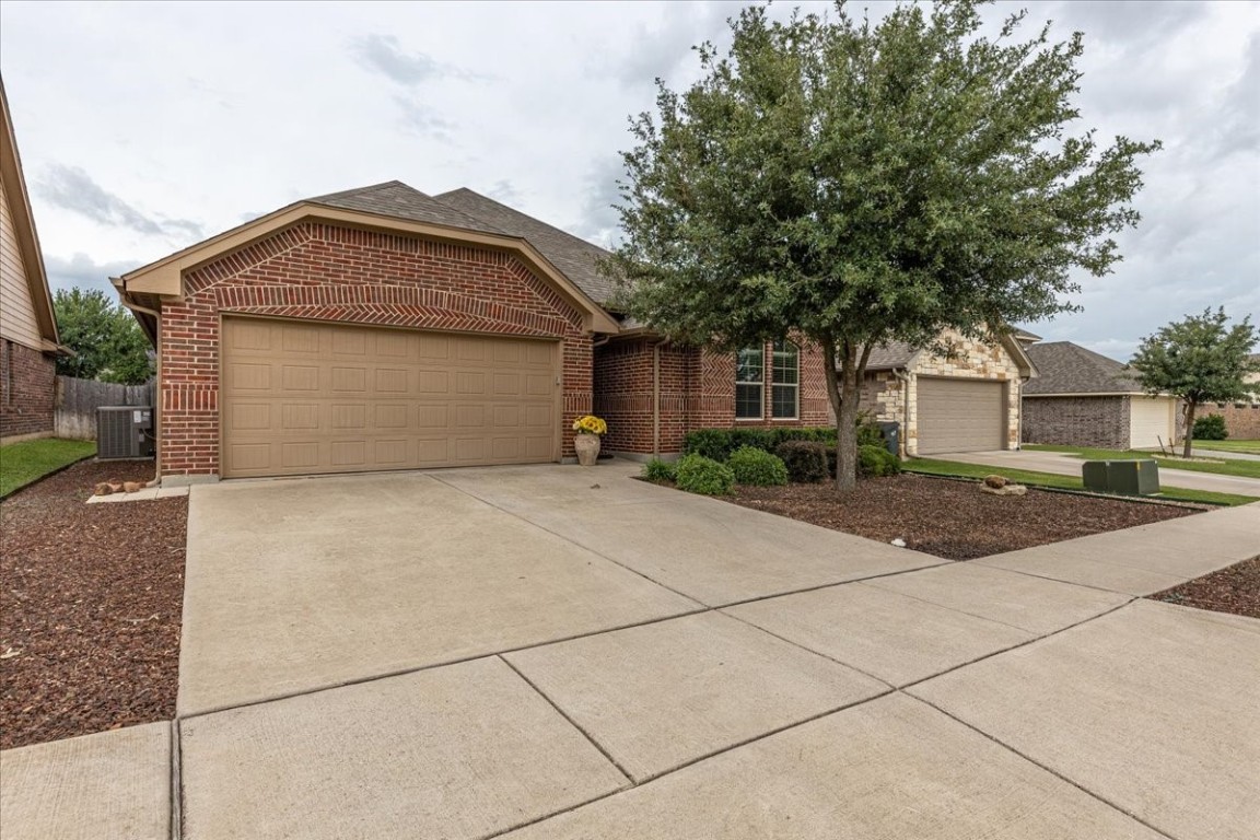 1316 Lauren Lane Granbury TX 76048
