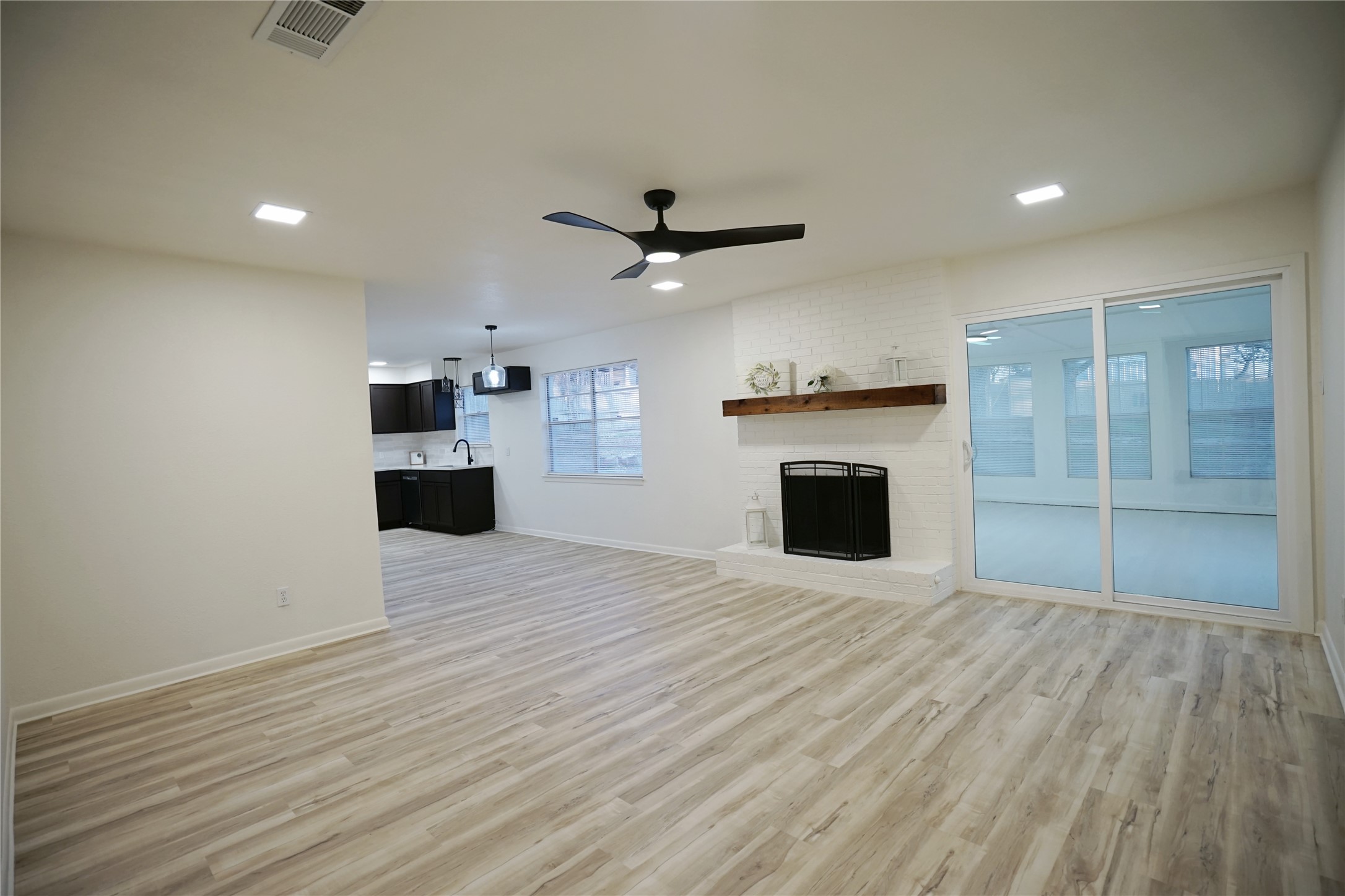 2409 Sunset Lane Burleson TX 76028