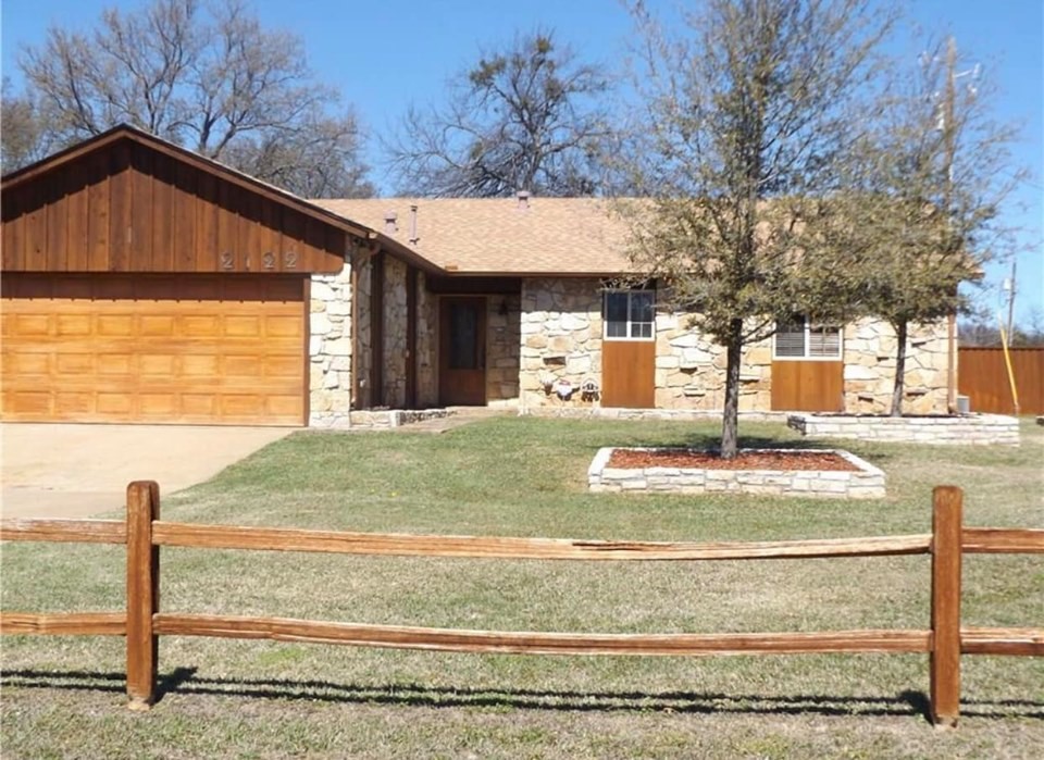 2122 N Rough Creek Court Granbury TX 76048