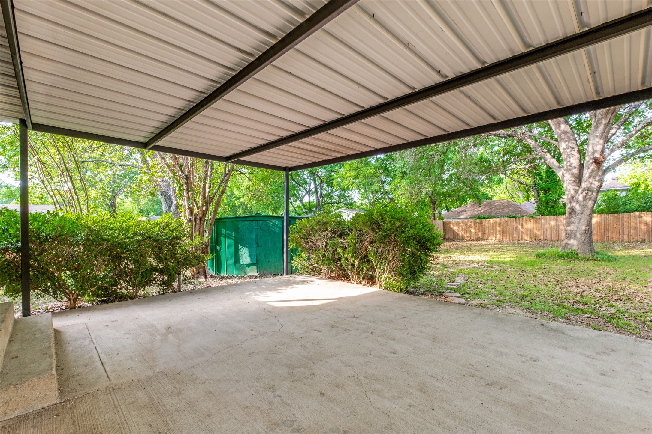 4331 Kolloch Drive Dallas TX 75216