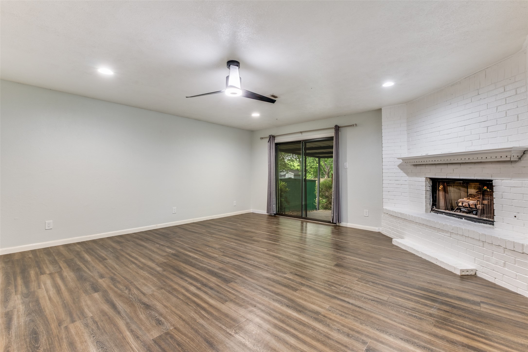 4331 Kolloch Drive Dallas TX 75216