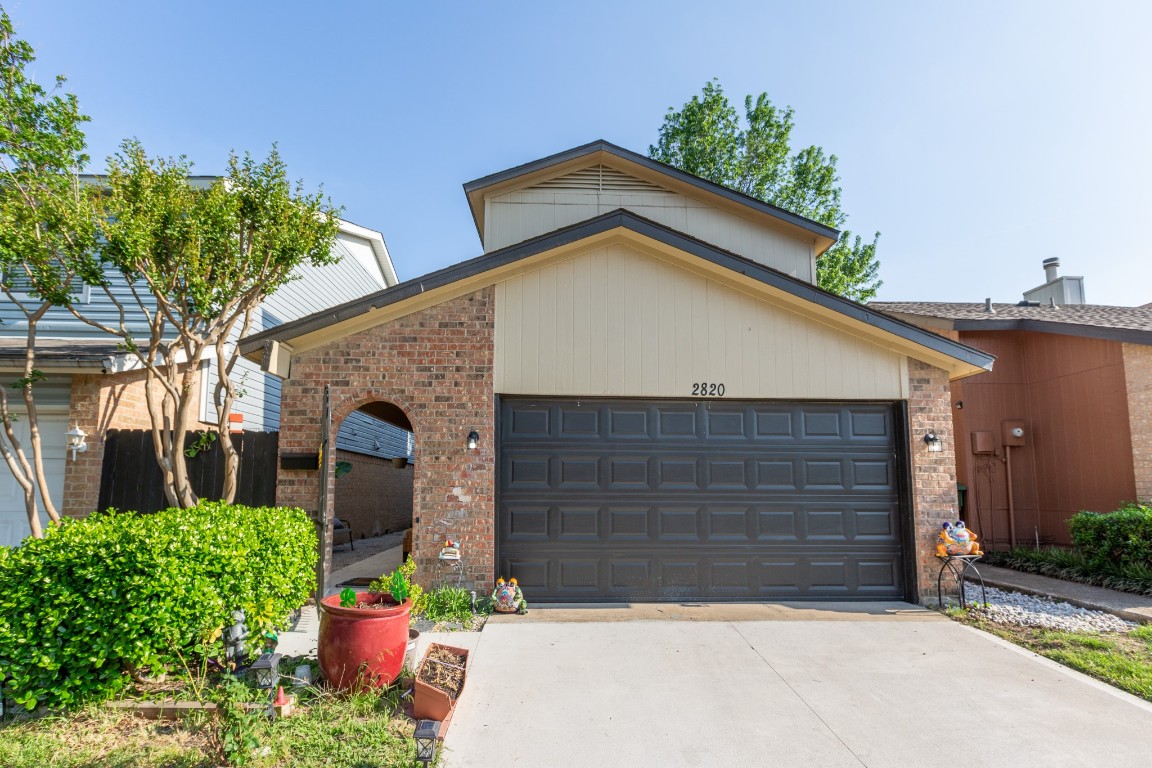 2820 Ursa Circle Garland TX 75044