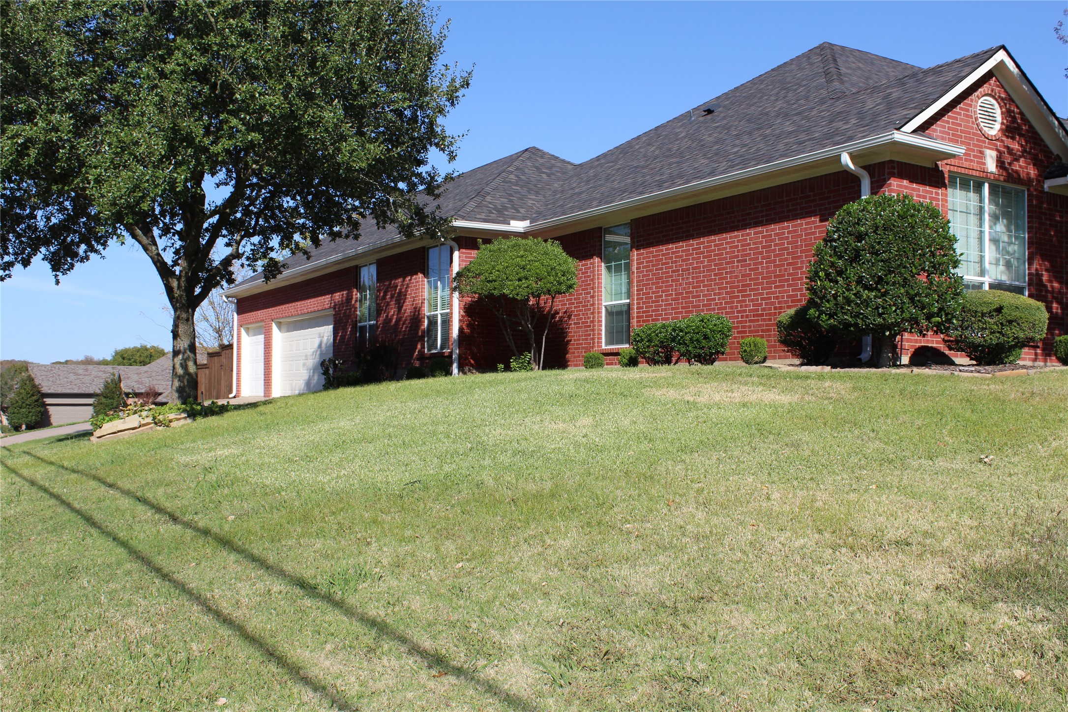 2131 Deer Run Denison TX 75020