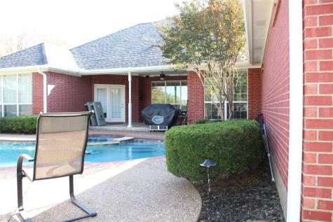 2131 Deer Run Denison TX 75020