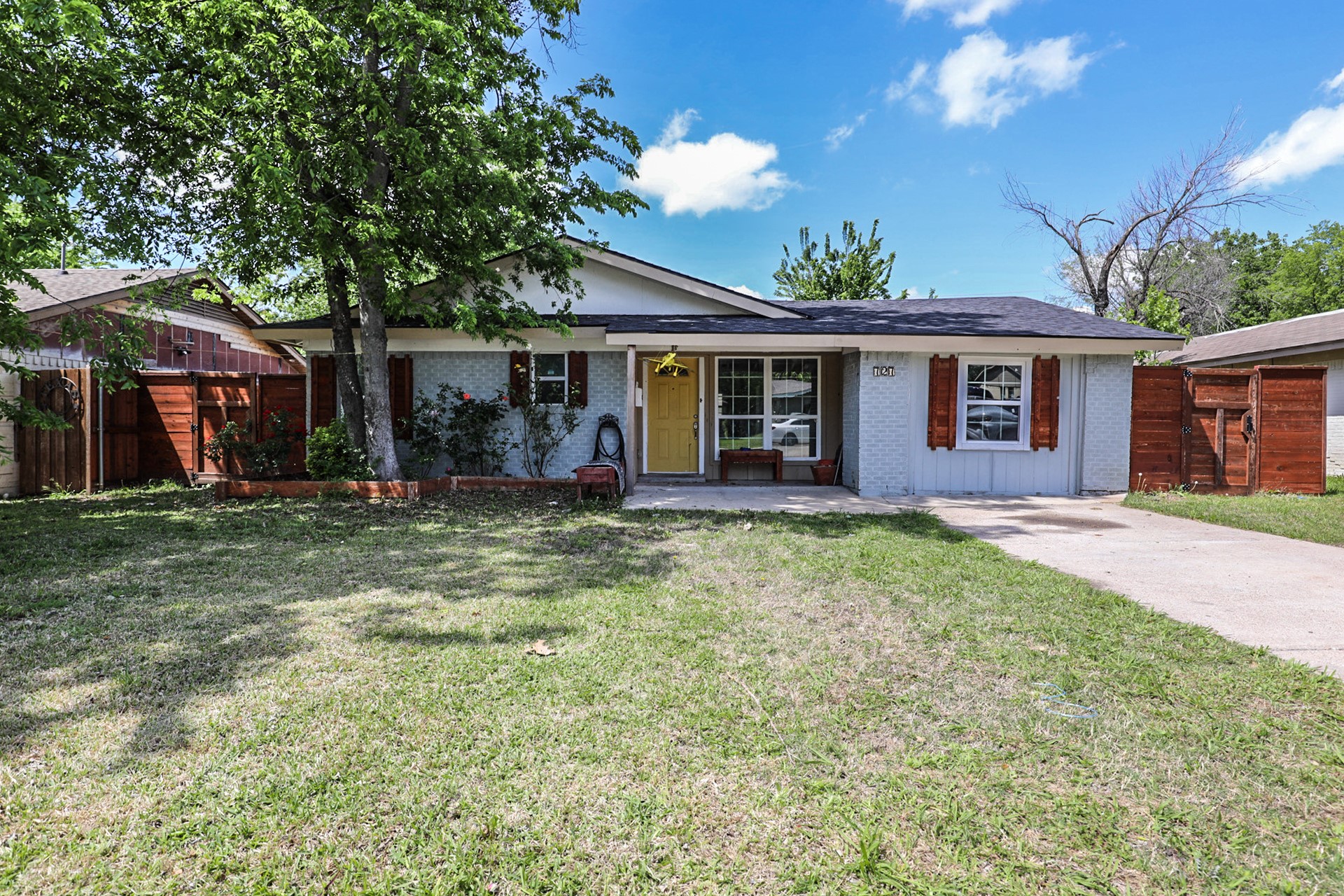 727 Royal Crest Drive Mesquite TX 75149