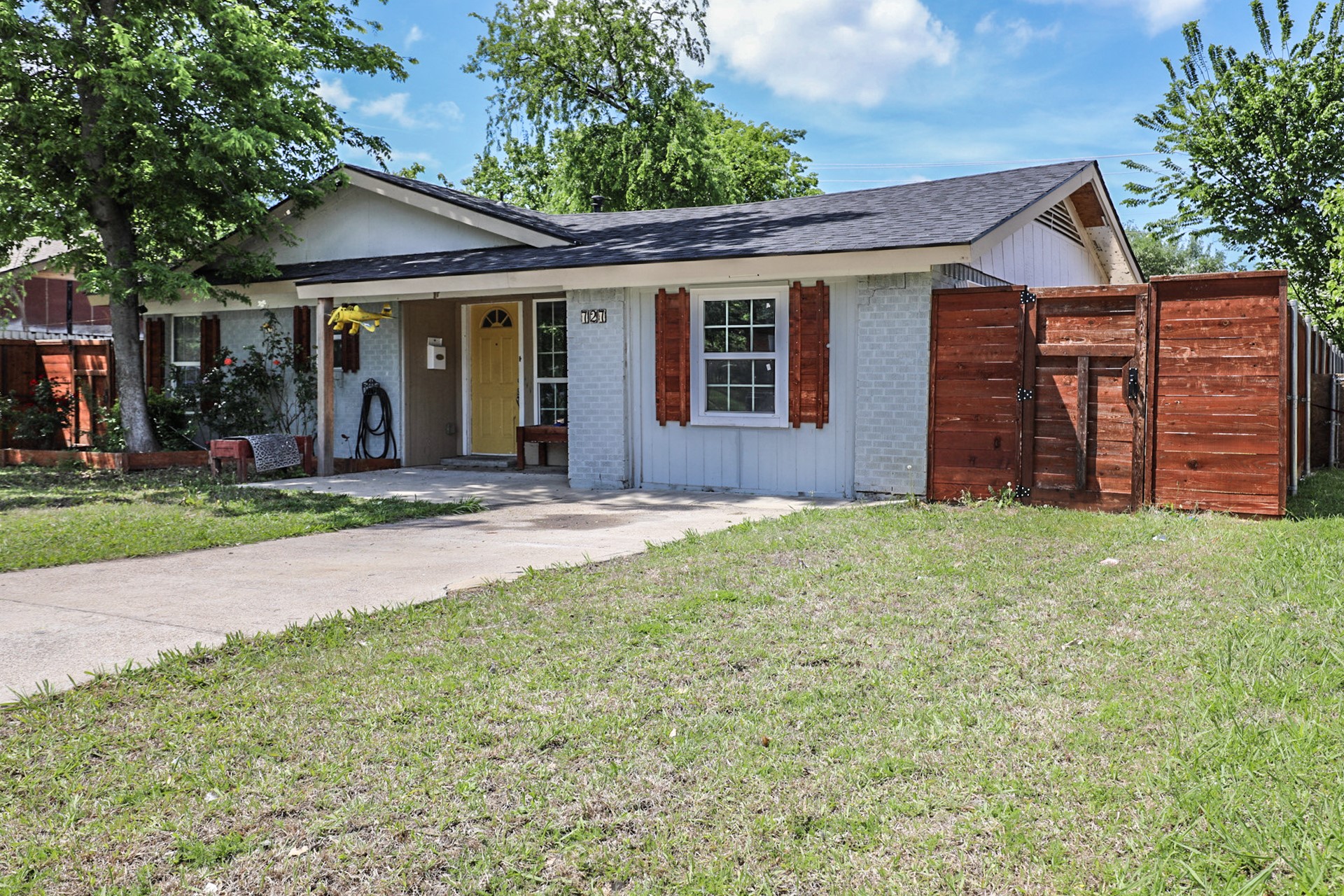 727 Royal Crest Drive Mesquite TX 75149