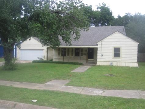 1104 Park Avenue Bonham TX 75418