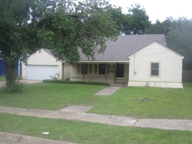 1104 Park Avenue Bonham TX 75418
