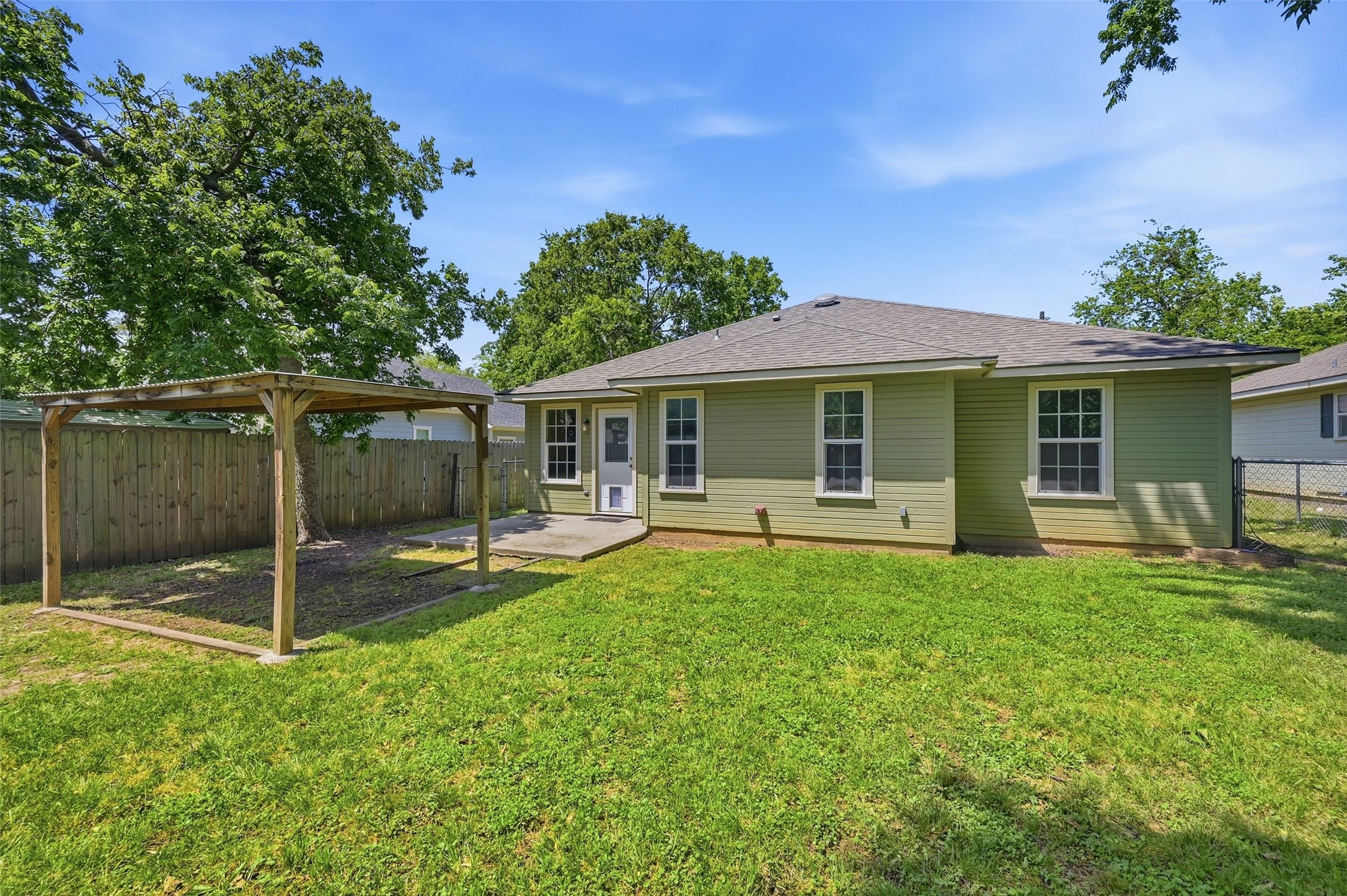 323 Texas Street Pottsboro TX 75076